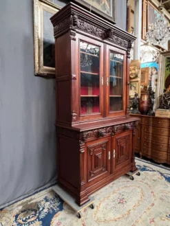 Bibliothèque et buffet de style Renaissance antique. Belles sculptures. Chêne massif. France. XIXe siècle.