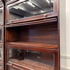 Bibliothèque Globe Wernicke classique en anglais