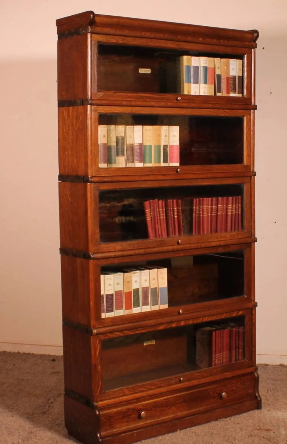 Bibliothèque Globe Wernicke en chêne de 5 éléments avec un tiroir