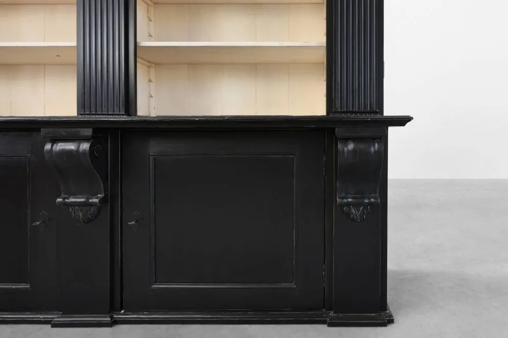 Bibliothèque haute noire du 20e siècle en MDF, Royaume-Uni