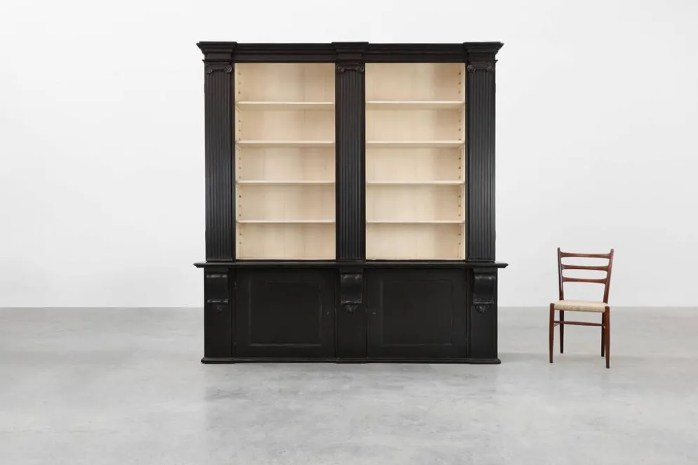 Bibliothèque haute noire du 20e siècle en MDF, Royaume-Uni