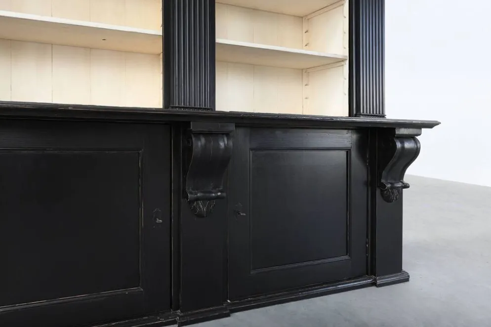 Bibliothèque haute noire du 20e siècle en MDF, Royaume-Uni