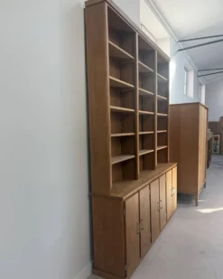 Bibliothèque mid-century en chêne (rénovée)