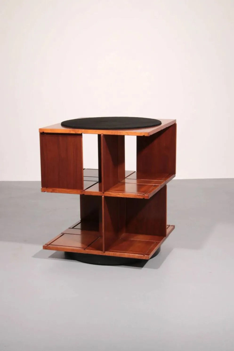 Bibliothèque modulaire rotative Gianfranco Frattini modèle 823, 1963 Italie