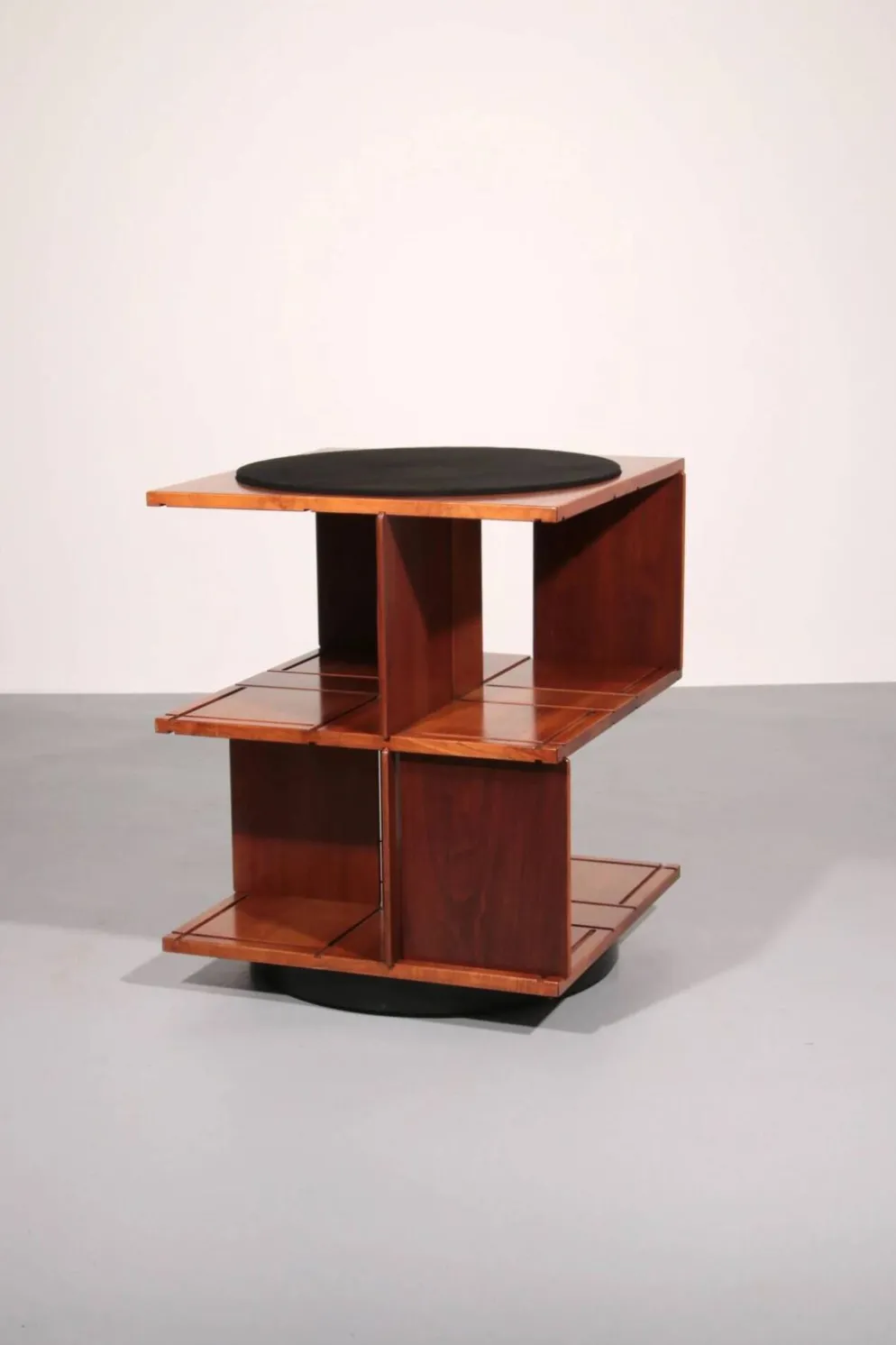 Bibliothèque modulaire rotative Gianfranco Frattini modèle 823, 1963 Italie