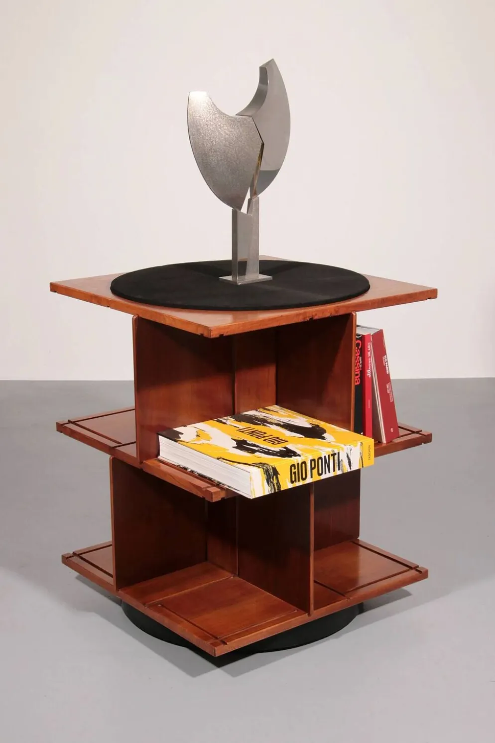 Bibliothèque modulaire rotative Gianfranco Frattini modèle 823, 1963 Italie