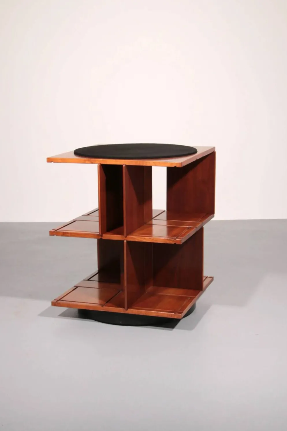 Bibliothèque modulaire rotative Gianfranco Frattini modèle 823, 1963 Italie