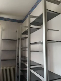 Bibliothèque modulaire TECHNAL vintage 1975 aluminium et verre fumé