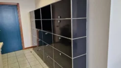 Bibliothèque à 4 modules en métal chromé et fer bleu de USM Haller, années 1970