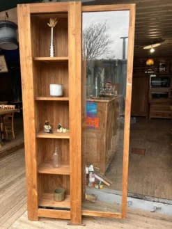 Bibliothèque ou vitrine