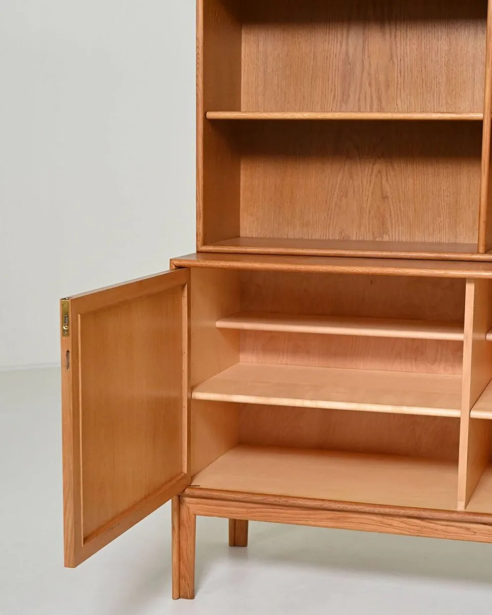 Bibliothèque par Alf Svensson pour Bjästa Möbelfabrik, années 1960.