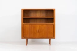 Bibliothèque par Svend Dyrlund avec portes tambour