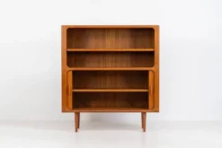 Bibliothèque par Svend Dyrlund avec portes tambour
