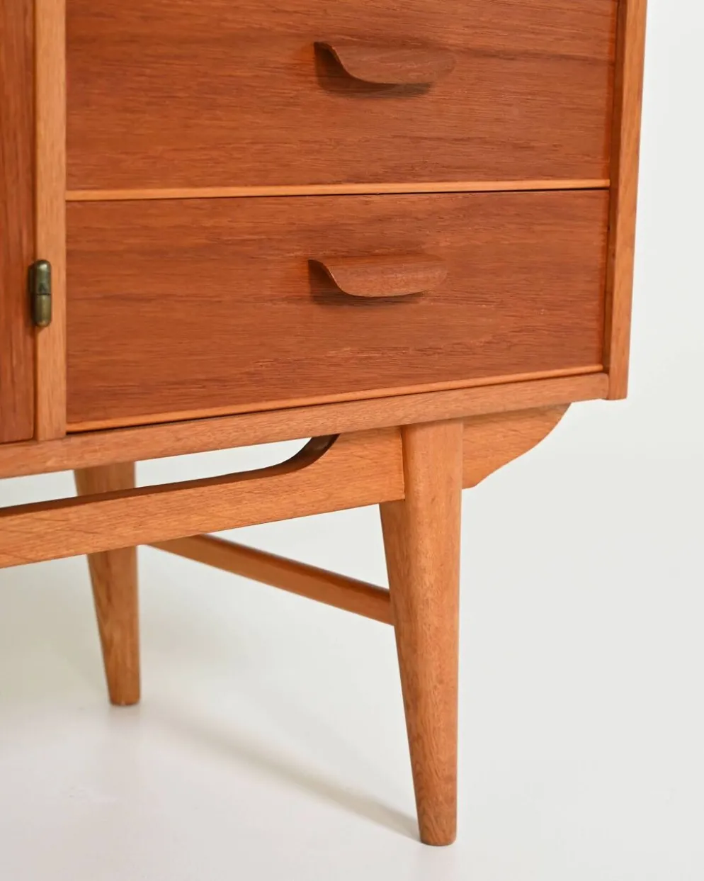 Bibliothèque scandinave avec cabinet, années 1960