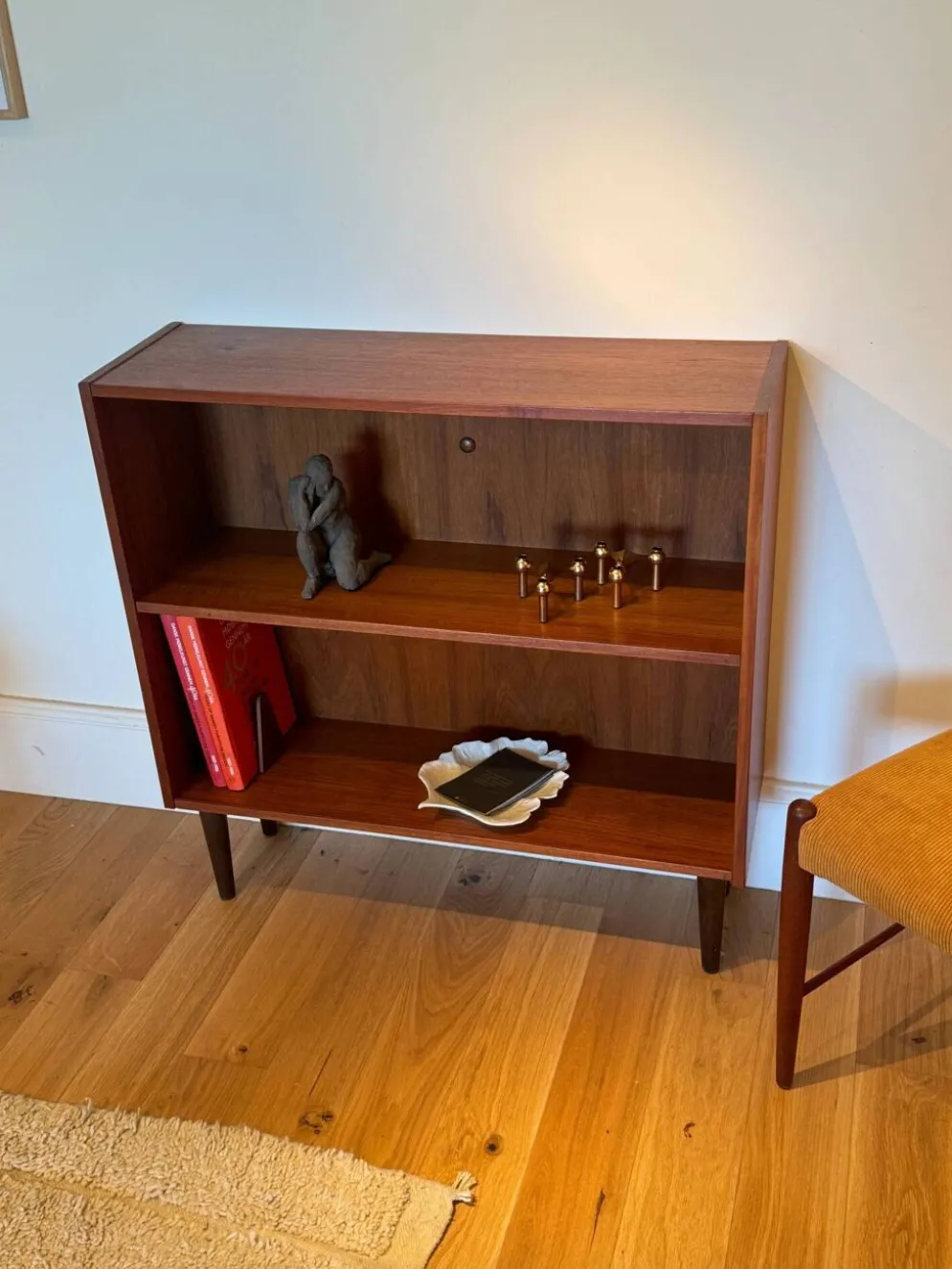 Bibliothèque scandinave basse vintage en teck « Ellen »
