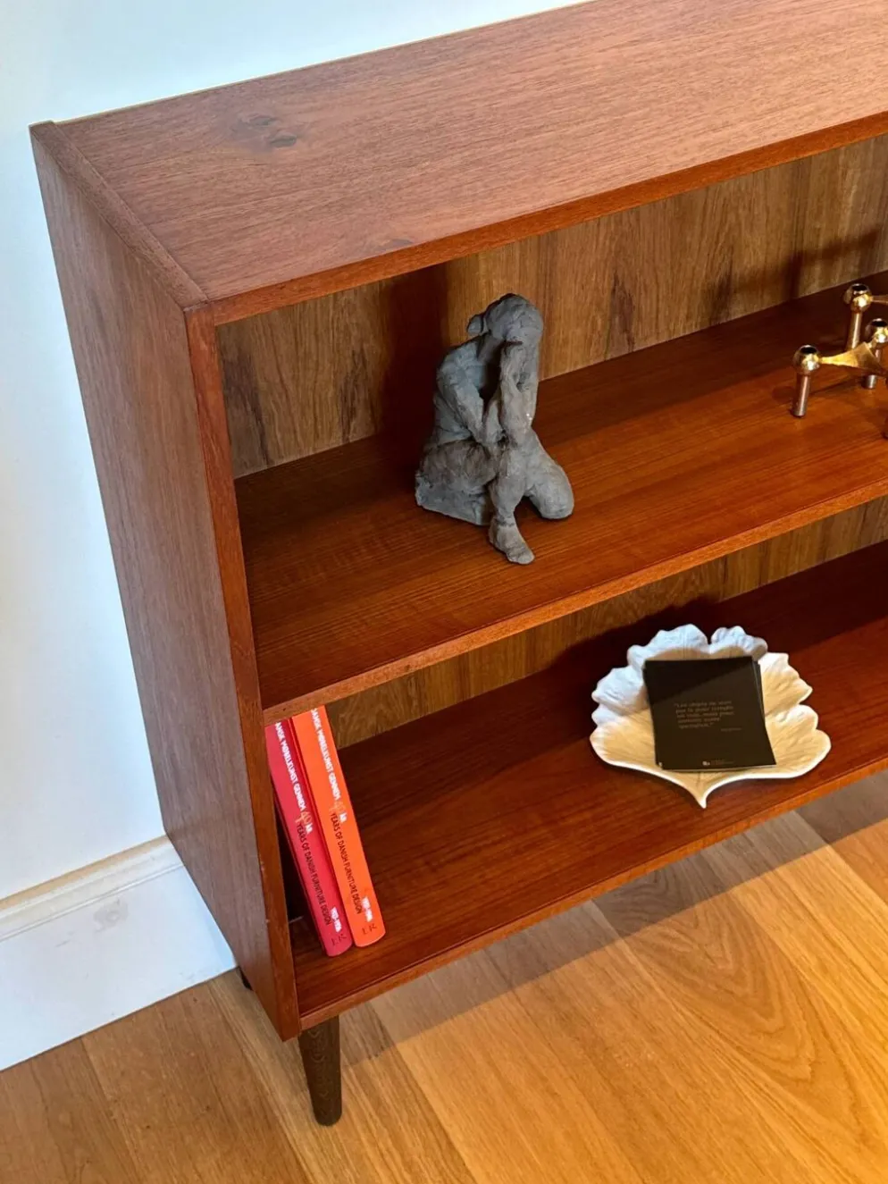 Bibliothèque scandinave basse vintage en teck « Ellen »