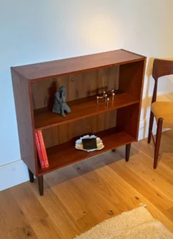 Bibliothèque scandinave basse vintage en teck « Ellen »