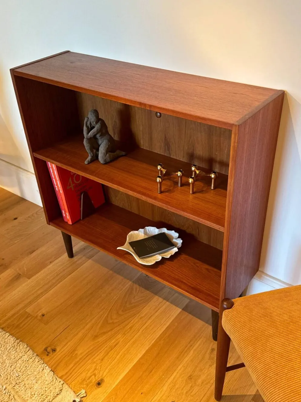 Bibliothèque scandinave basse vintage en teck « Ellen »