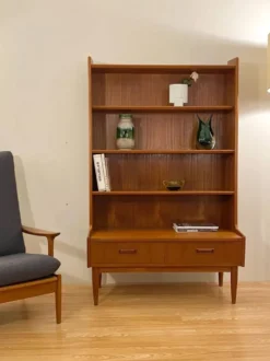 Bibliothèque scandinave en teck signé Brdr. Larsens Møbelfabrik, Danemark 1960s