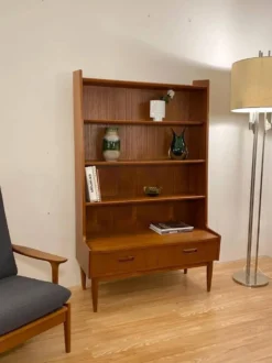 Bibliothèque scandinave en teck signé Brdr. Larsens Møbelfabrik, Danemark 1960s