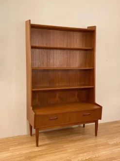 Bibliothèque scandinave en teck signé Brdr. Larsens Møbelfabrik, Danemark 1960s
