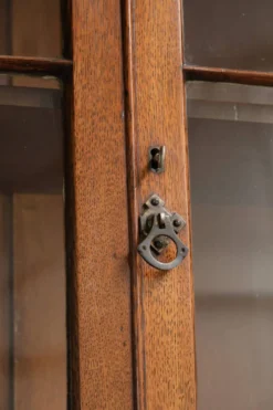 Bibliothèque/secrétaire en chêne anglais antique du XVIIIe siècle avec verre d'origine.