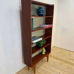 Bibliothèque suédoise en teck avec cinq étagères, 1960