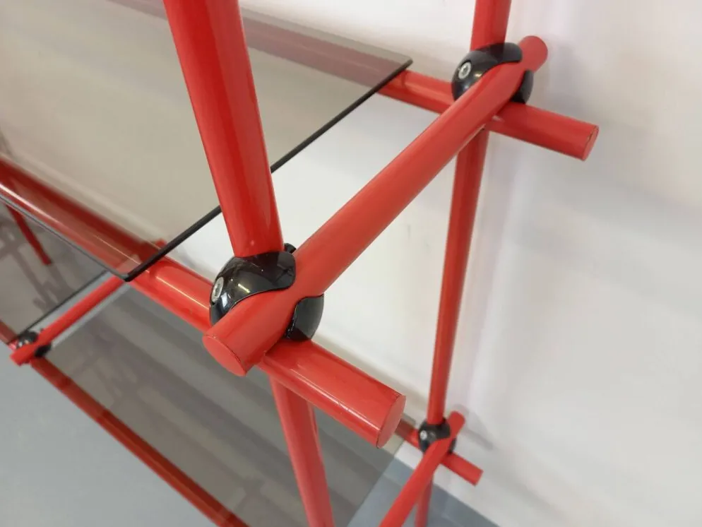 Bibliothèque étagère italienne style Bauhaus vintage en métal rouge