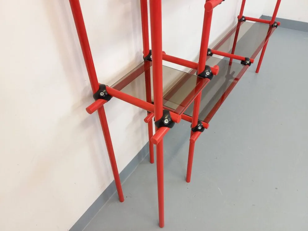 Bibliothèque étagère italienne style Bauhaus vintage en métal rouge
