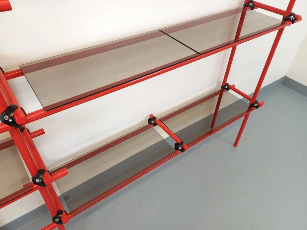 Bibliothèque étagère italienne style Bauhaus vintage en métal rouge