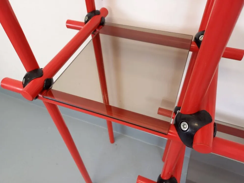 Bibliothèque étagère italienne style Bauhaus vintage en métal rouge