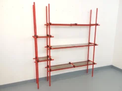 Bibliothèque étagère italienne style Bauhaus vintage en métal rouge