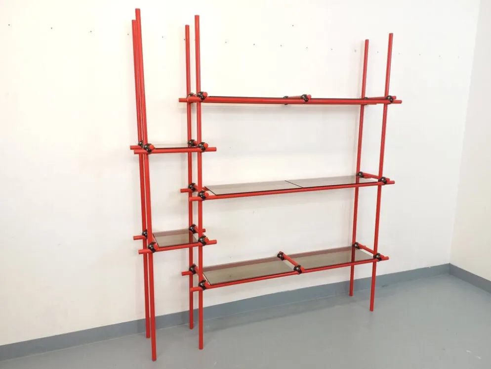 Bibliothèque étagère italienne style Bauhaus vintage en métal rouge