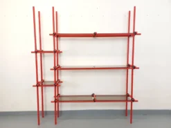 Bibliothèque étagère italienne style Bauhaus vintage en métal rouge