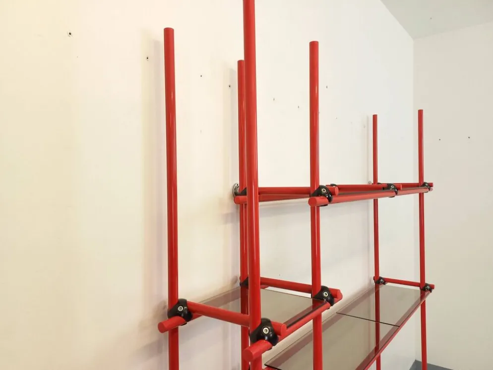 Bibliothèque étagère italienne style Bauhaus vintage en métal rouge