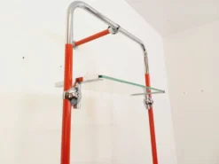 Bibliothèque étagère modulable style Bauhaus vintage en métal rouge, chrome