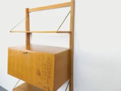 Bibliothèque étagère murale avec secrétaire bar vintage en bois clair
