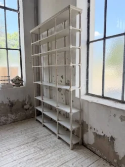 Bibliothèque, étagère XL Napoléon en bois patiné blanc