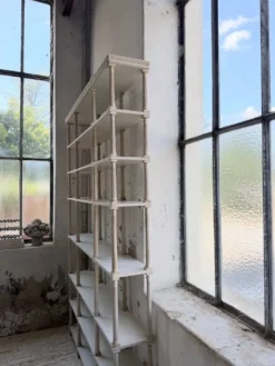 Bibliothèque, étagère XL Napoléon en bois patiné blanc