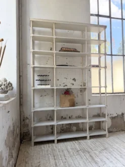 Bibliothèque, étagère XL Napoléon en bois patiné blanc
