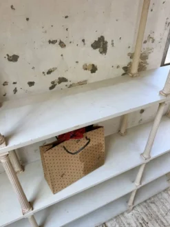 Bibliothèque, étagère XL Napoléon en bois patiné blanc