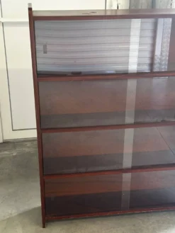 Bibliothèque vintage années 60 en bois , portes coulissantes en