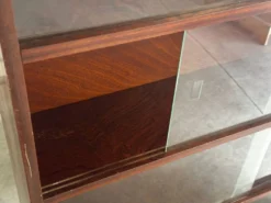 Bibliothèque vintage années 60 en bois , portes coulissantes en