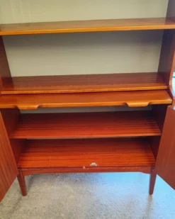 Bibliothèque vintage en acajou Hugo Troeds, Suède, années 1960