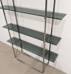 Bibliothèque vintage en chrome et verre fumé – Années 1970