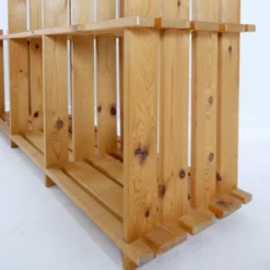Bibliothèque vintage en pin pour escalier - Maison Regain style