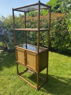 Bibliothèque vintage en rotin