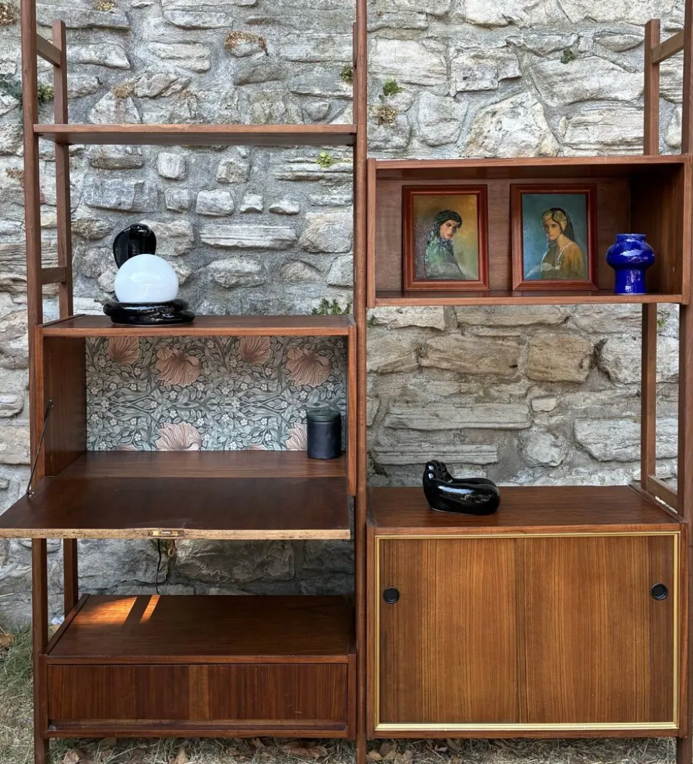 Bibliothèque Vintage Scandinave - Olaio, Portugal
