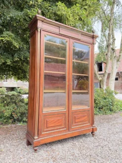 BIBLIOTHÈQUE VITRINE EN ACAJOU DE STYLE LOUIS XVI XIX EME SIÈCLE