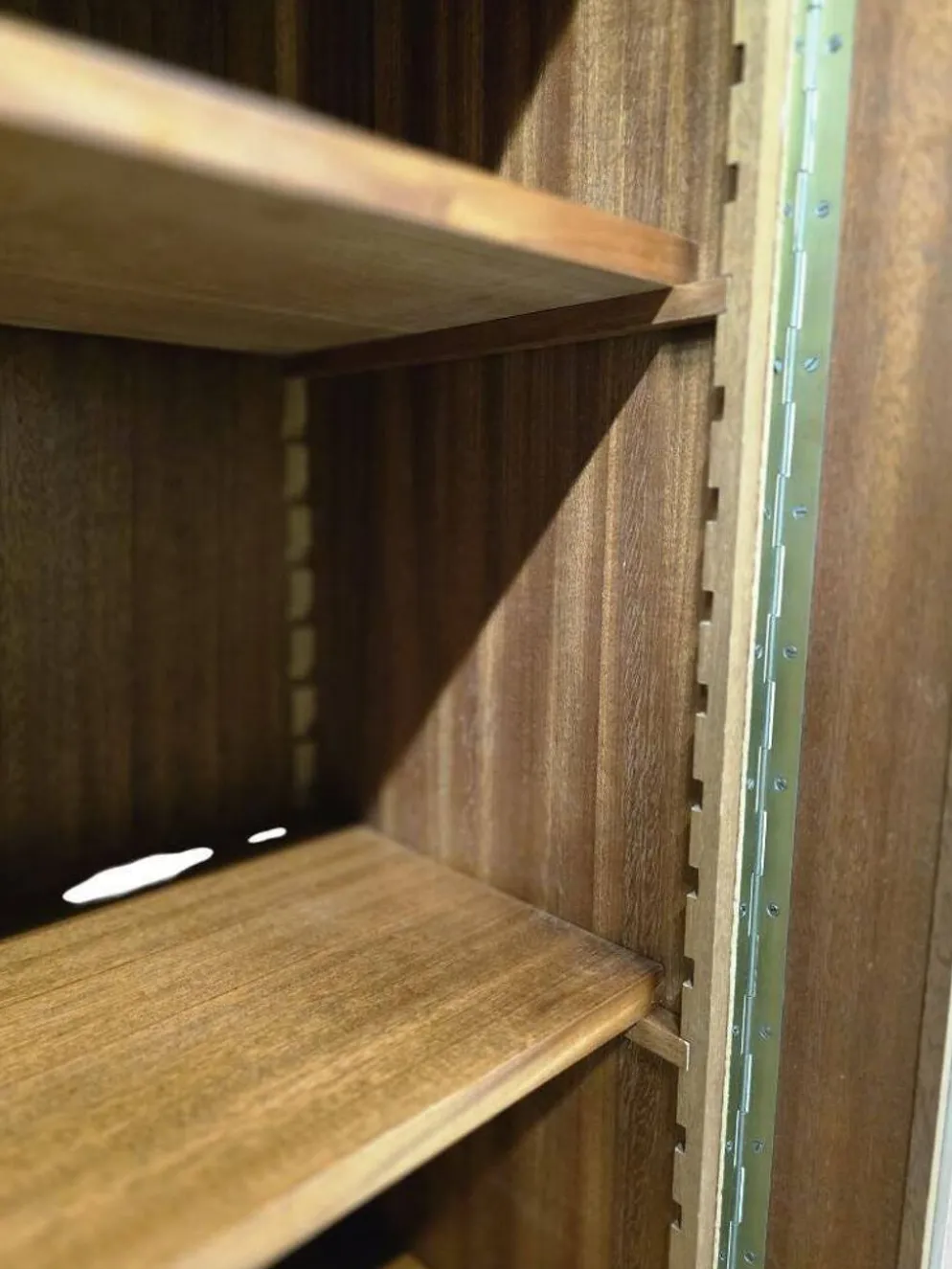 Bibliothèque / vitrine en bois vintage